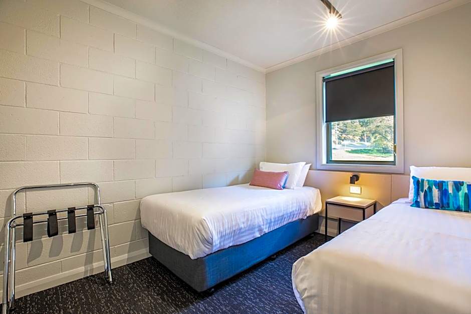 Nightcap at Riverside Hotel