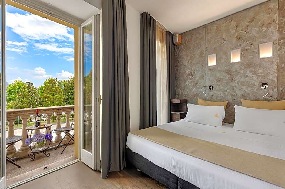 Photo 1 of 9 of Deluxe, Lake View, Balcony