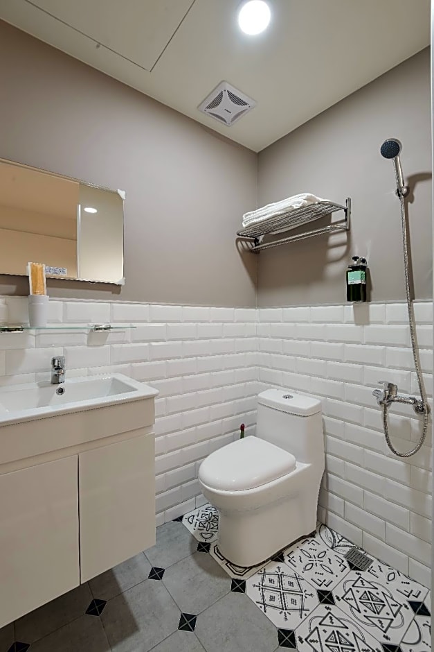 Fengjia All Night Long