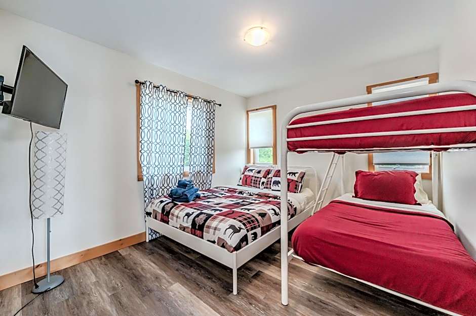 Elysium - Perfect Waterfront for the Holidays