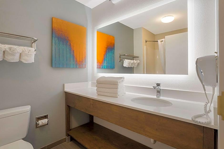 MainStay Suites Wilmington - University Area