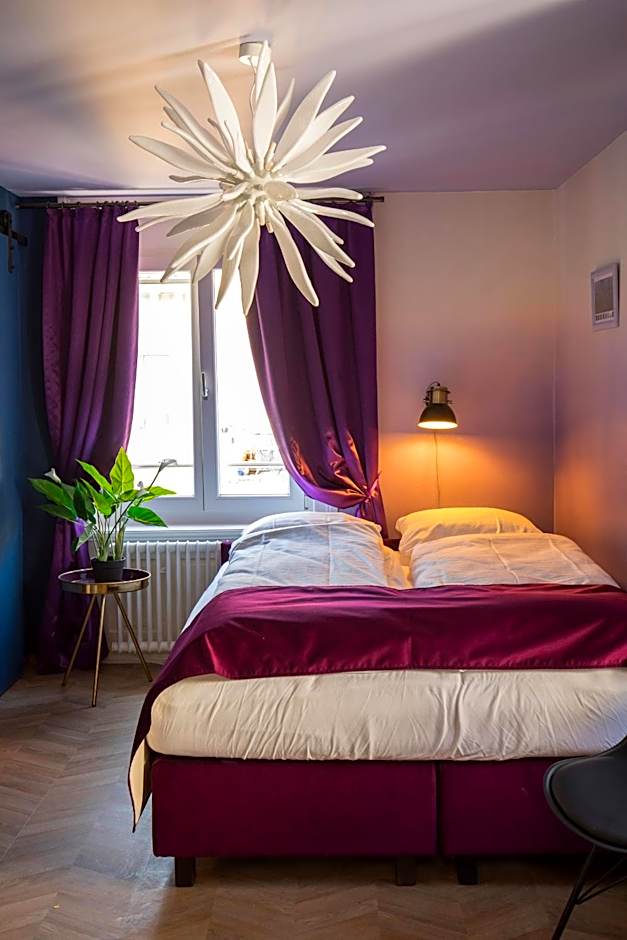 The Henry Self Check-In Guesthouse