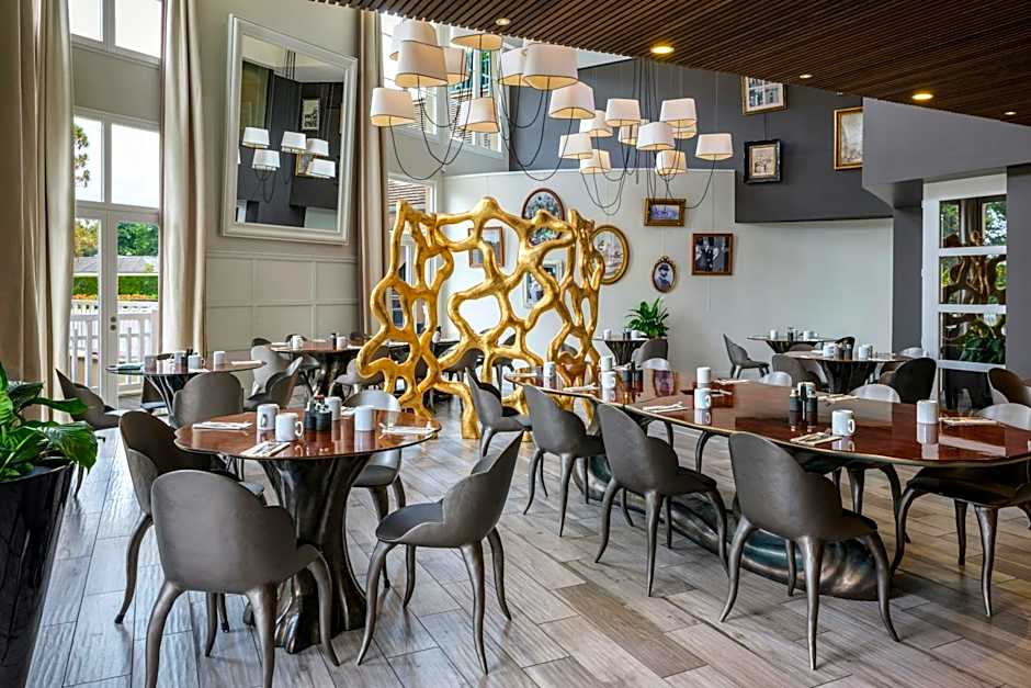 Renaissance Paris Hippodrome de St. Cloud Hotel