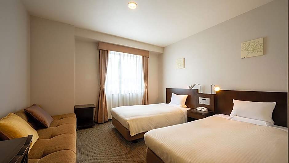 JR-East Hotel Mets Fukushima