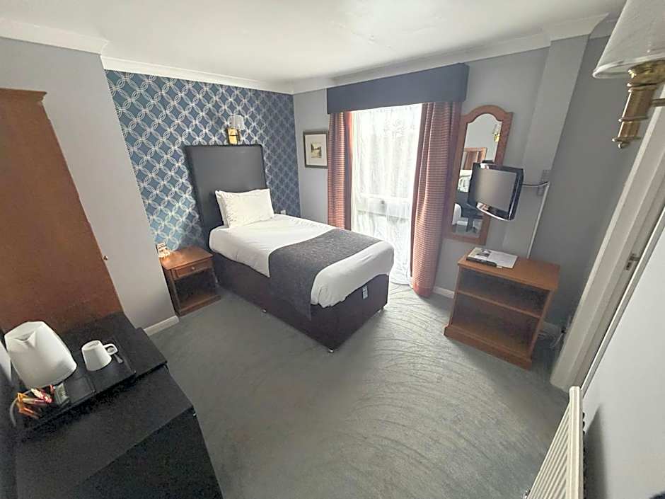 Raven Hotel by Greene King Inns