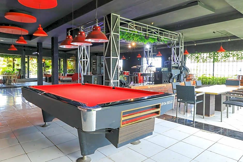 Labuana Homestay & Cafe Garden