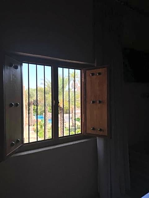 Foto 1 dari 5 — 1 Double Bed or 2 Beds