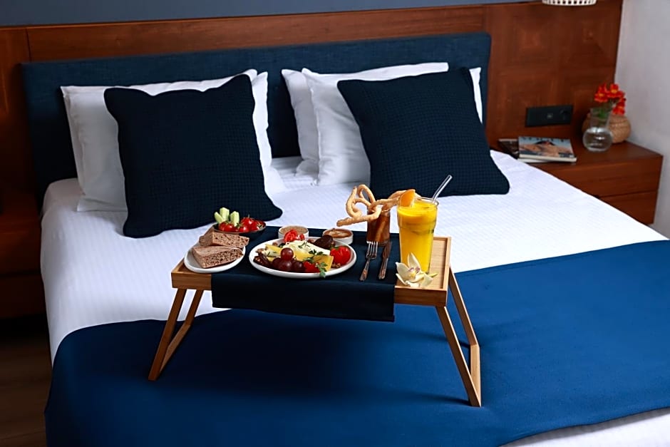 Photo 1 of 29 of Deluxe Double Room with Sea View and Balcony