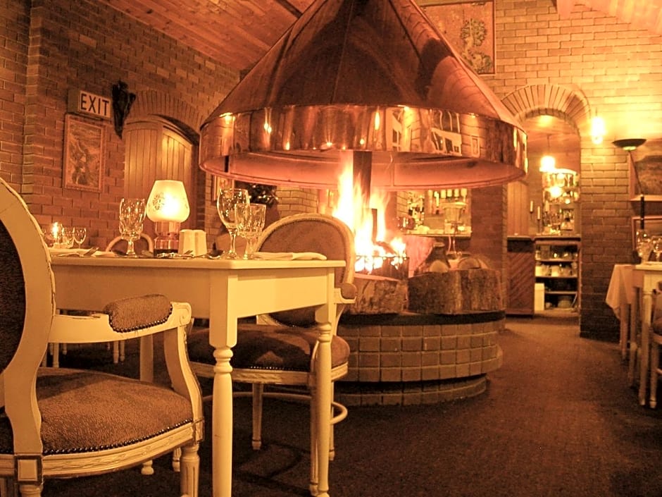 Cedar Lodge Hotel & Restaurant