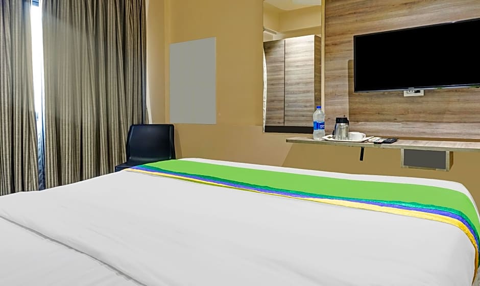 Treebo Trend Classic Grande, Camp