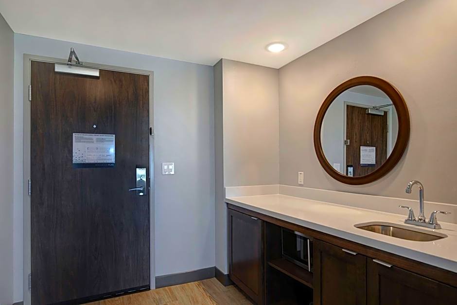 Photo 1 of 4 of Studio 1 King Bed Suite, Mountain View