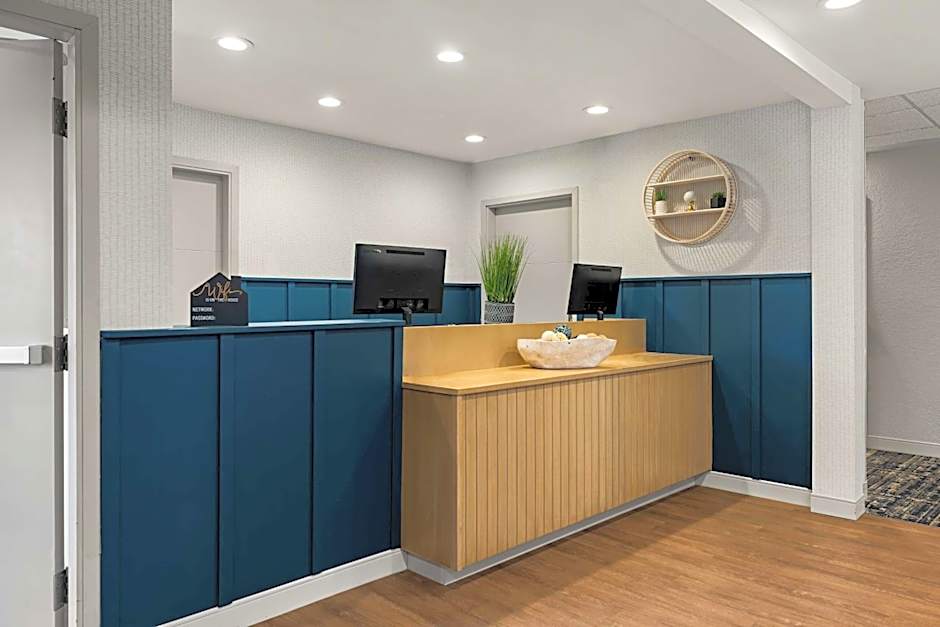 Sonesta Simply Suites Irvine East Foothill