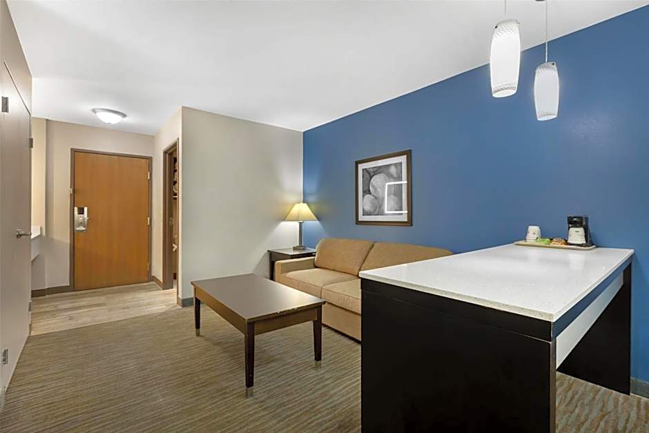 Best Western Cooperstown Inn & Suites