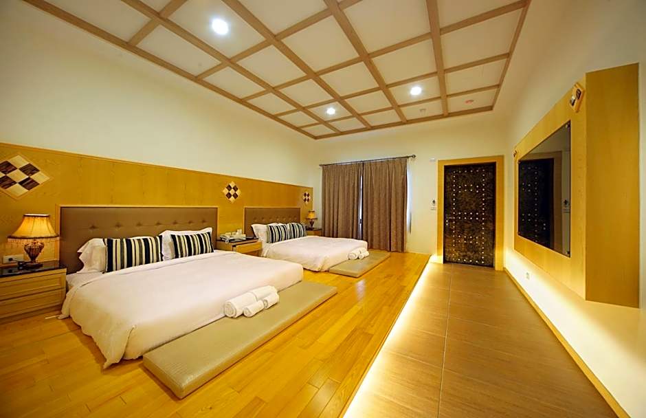 LanHai Inn
