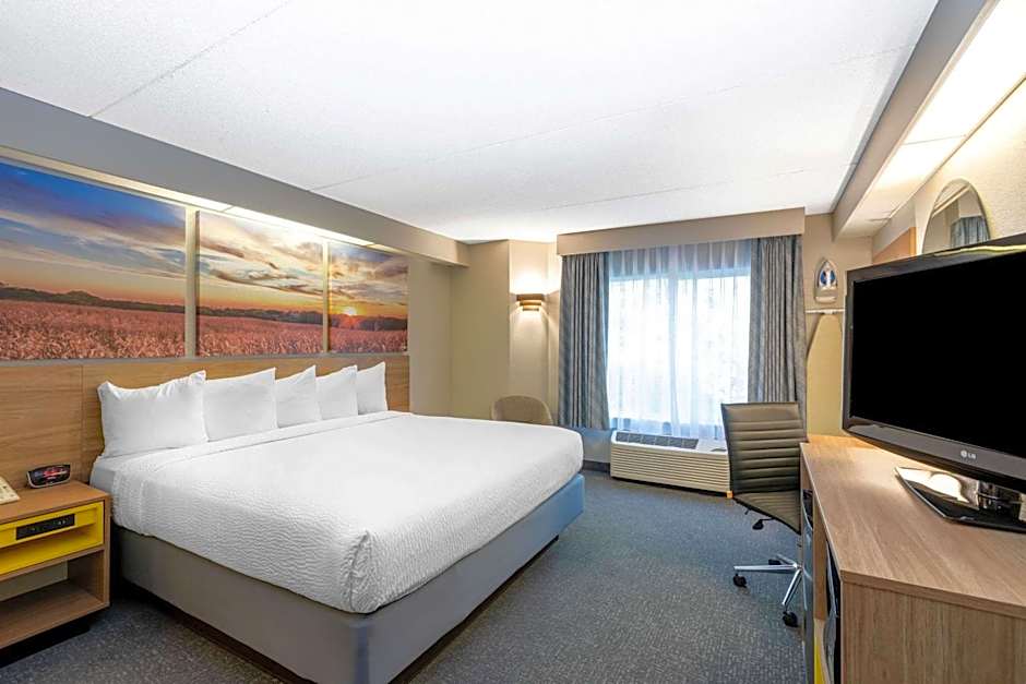 Days Inn by Wyndham Eagan Minnesota Near Mall of America