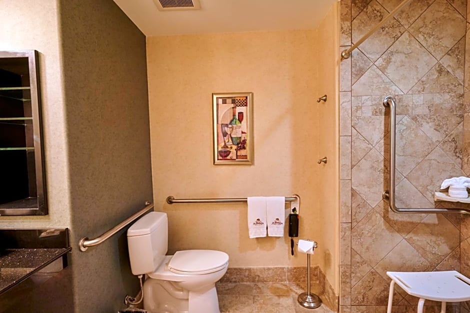 La Bellasera Hotel & Suites