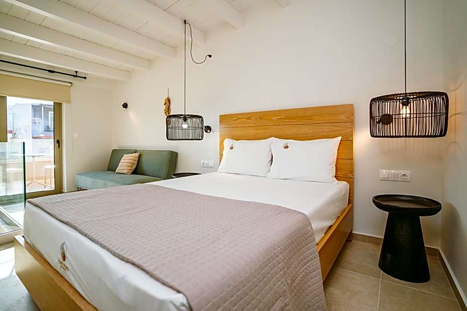 Funtukaki by the Pool