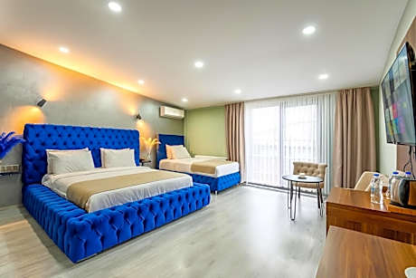 Triple Room with Balcony