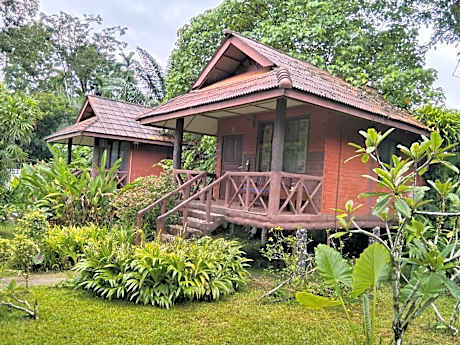 Khao Sok River & Jungle Resort