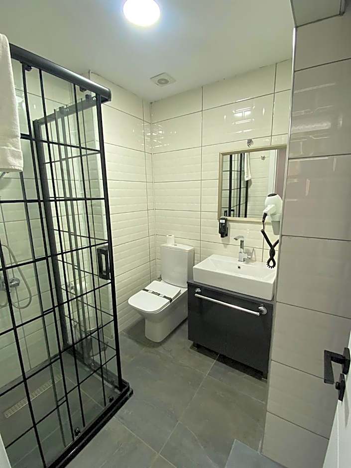 Comfort Center Suit Hotel