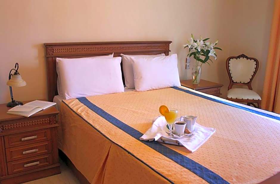 Famissi Hotel