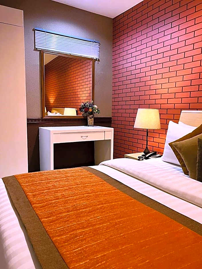 Photo 1 of 10 of Junior Suite