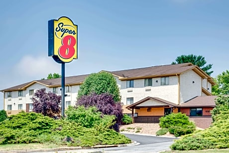 Super 8 by Wyndham Hagerstown