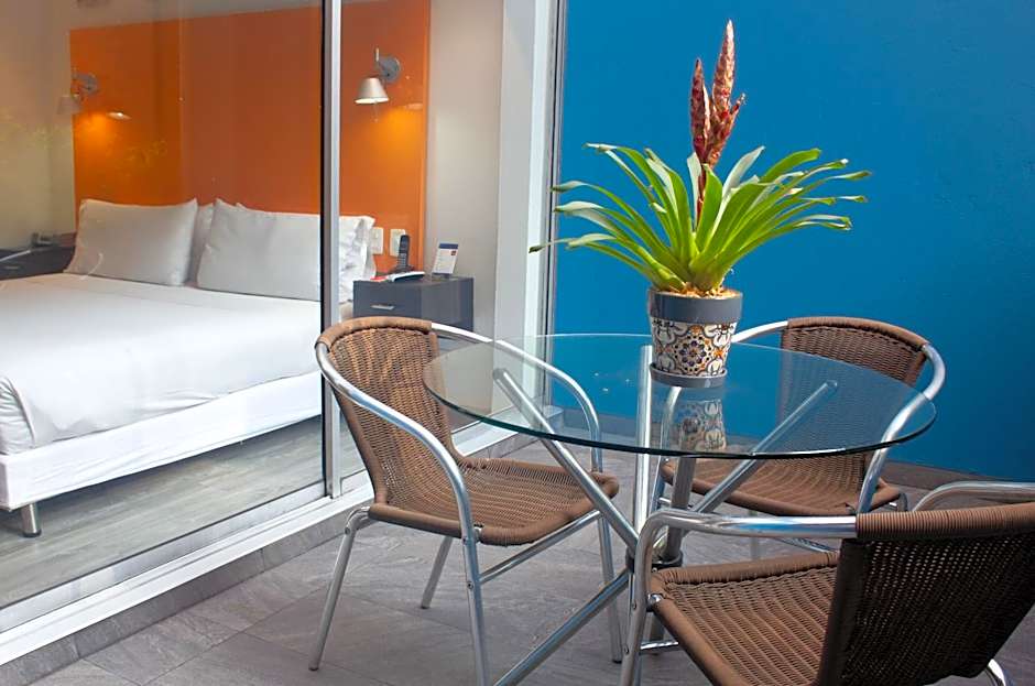 Hotel 104 Art Suites