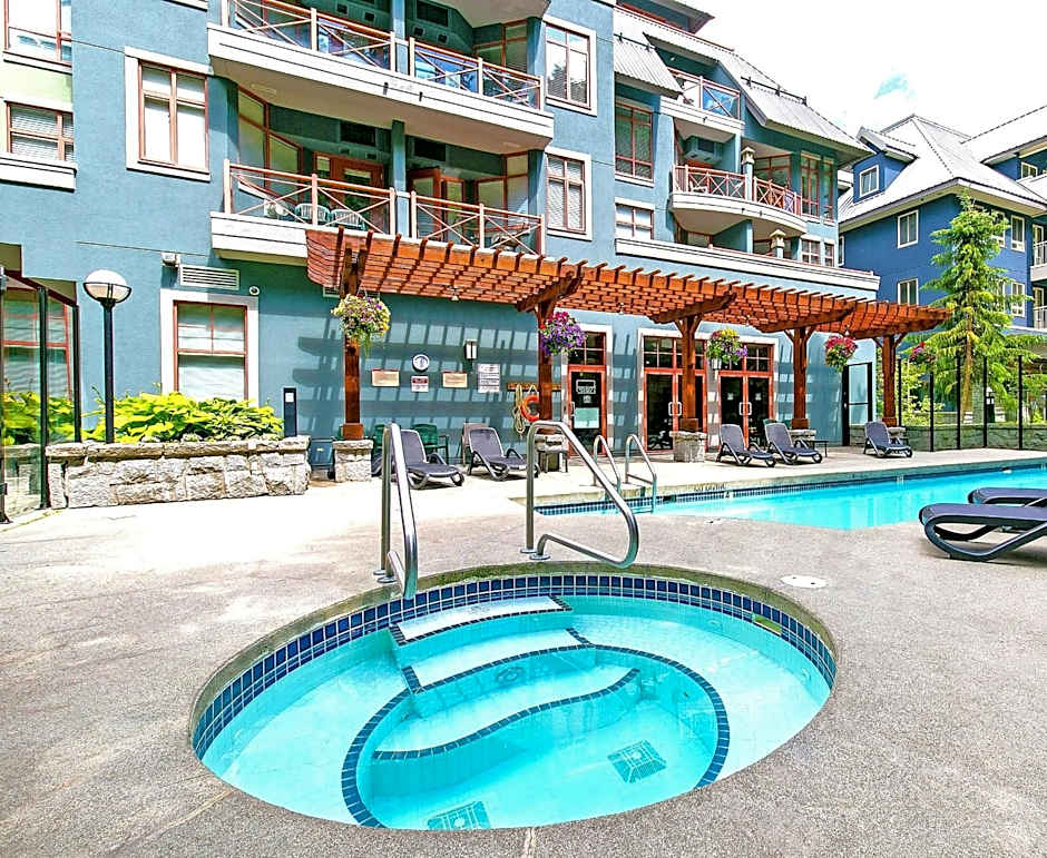 Alpenglow Lodge Bear Wonder One Bedroom by MVA