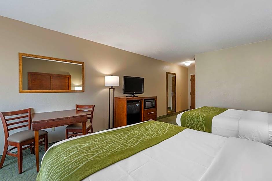 Comfort Inn Muscatine near Hwy 61