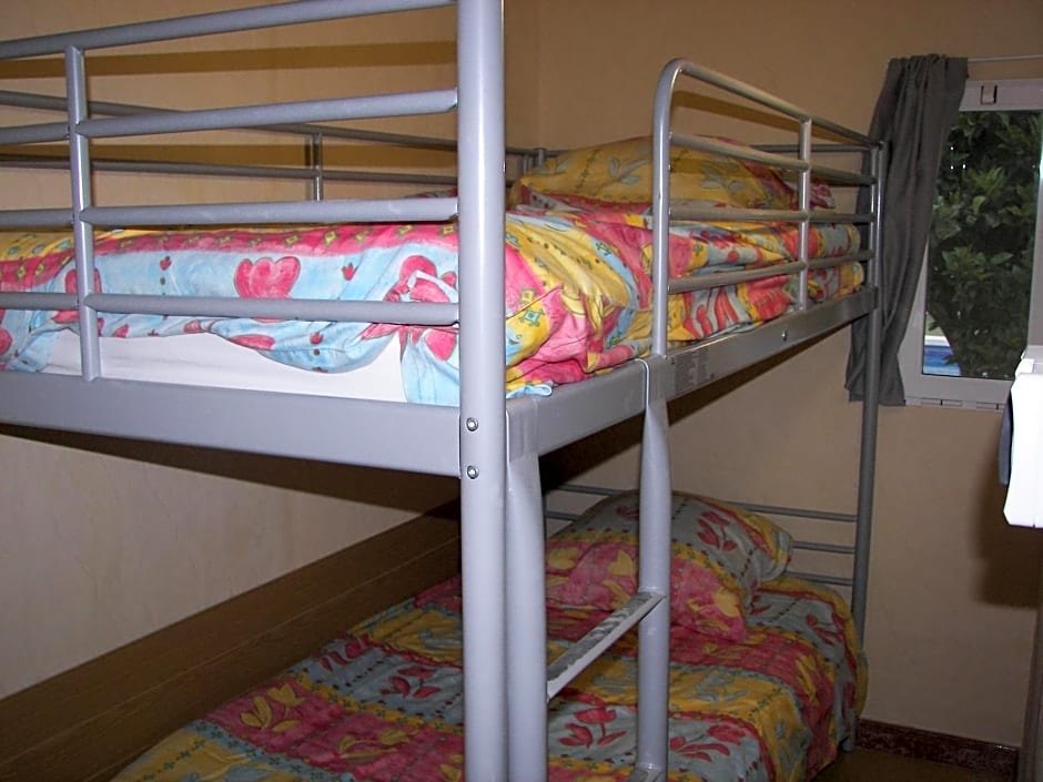 Posada Chloe Santiago