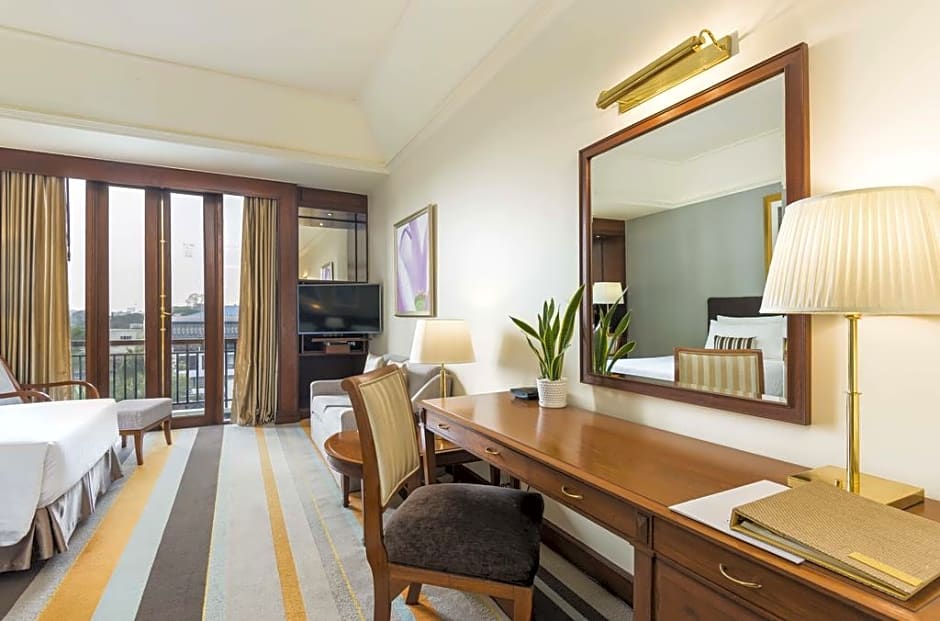 Chatrium Hotel Royal Lake Yangon