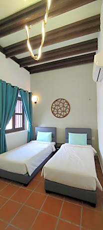 Twin Room with Private Bathroom