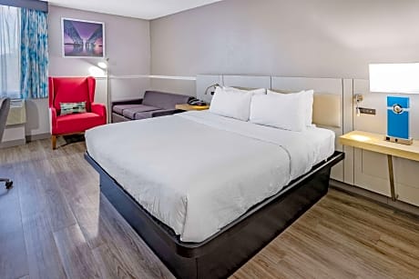 1 King Bed Non-Smoking