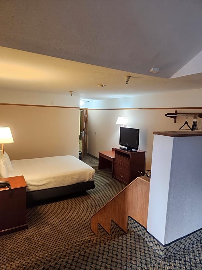 Luxury Inn & Suites
