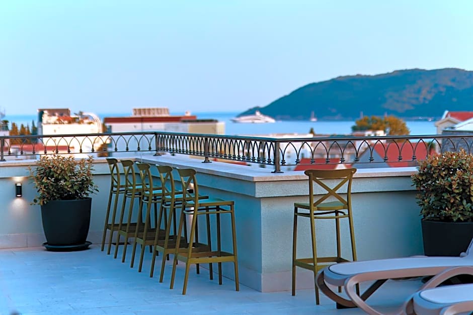 Hotel Diplomat by Aycon