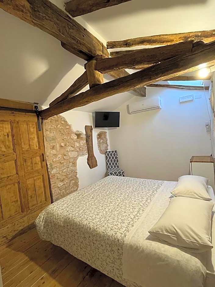 Double Room with Private Bathroom — 20 fotoğraftan 1. fotoğraf