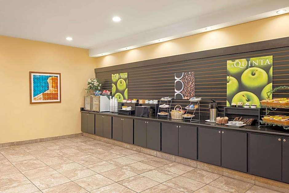 La Quinta Inn & Suites by Wyndham Tucson Reid Park