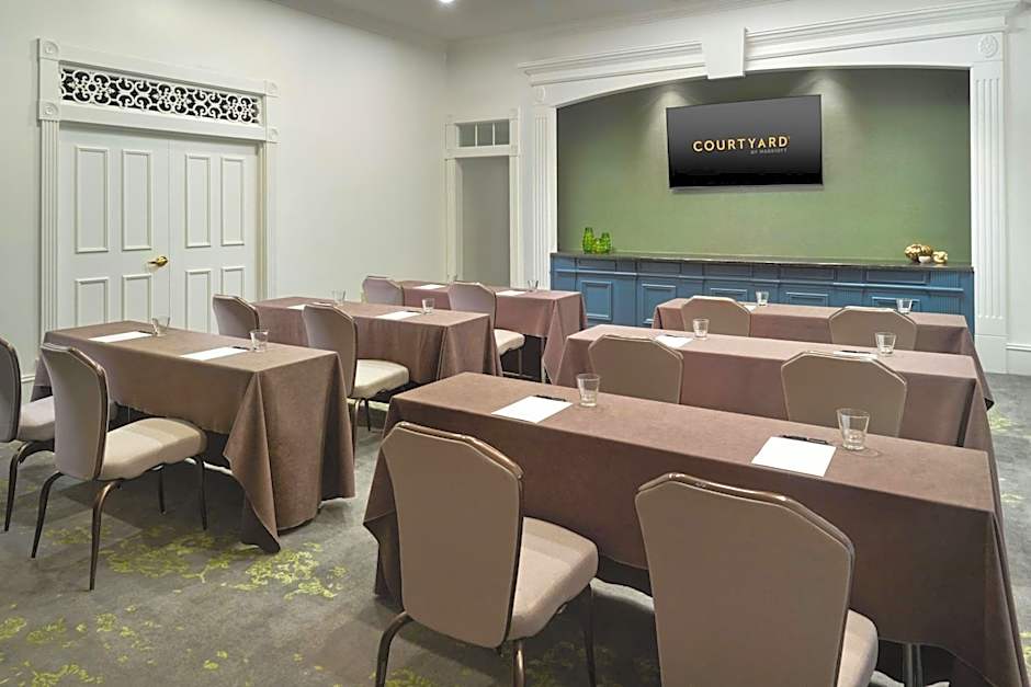 Courtyard by Marriott New Orleans French Quarter/Iberville