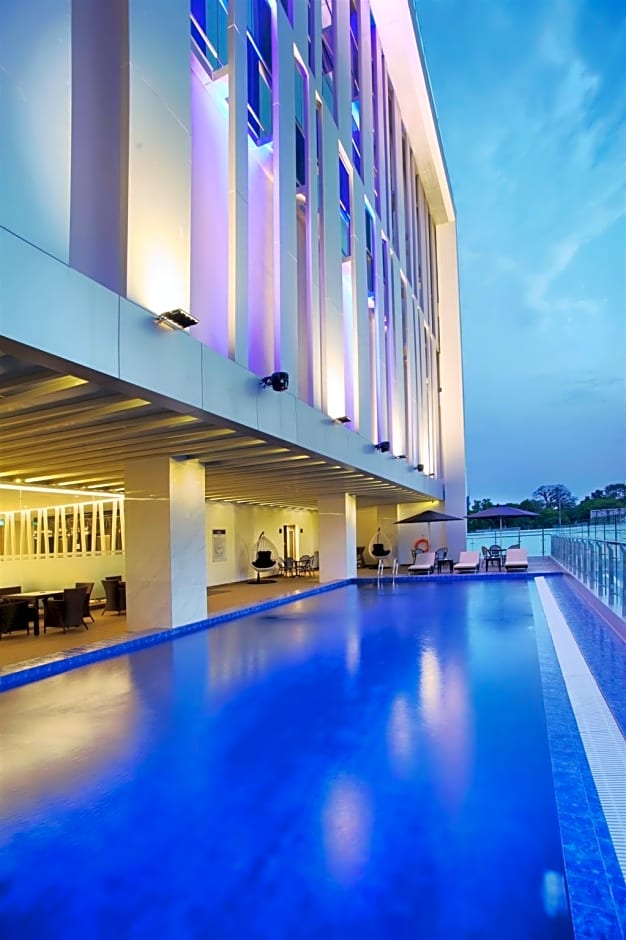 Golden Tulip Essential Makassar