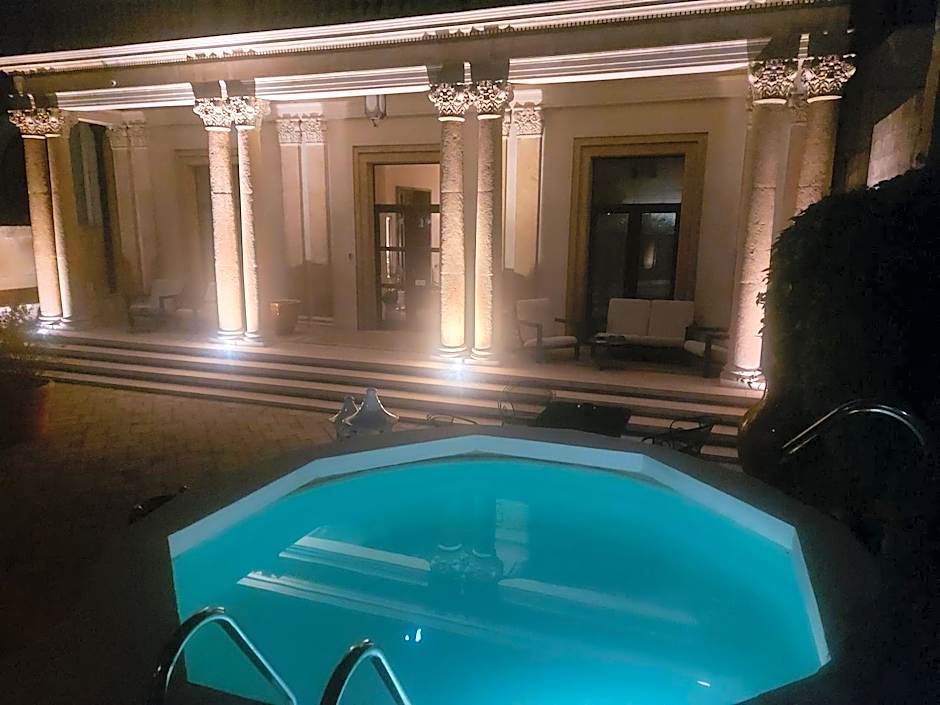 Dimora Charleston Lecce parcheggio privato in loco gratis