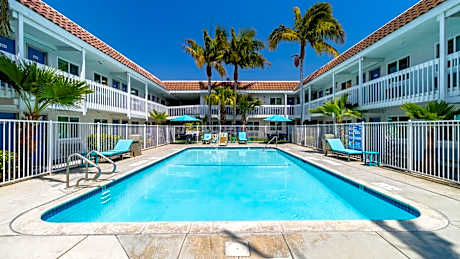 Studio 6 Suites Carpinteria, CA Santa Barbara South