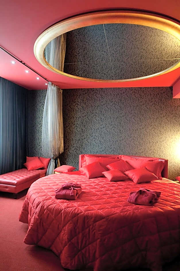 Base Hotel