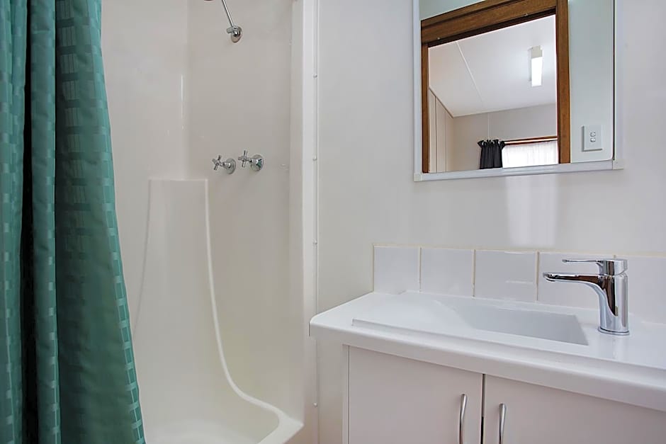 Lake Hamilton Motor Village and Caravan Park