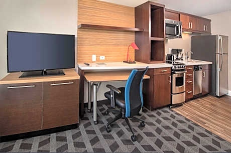 Studio, 2 Queen Beds