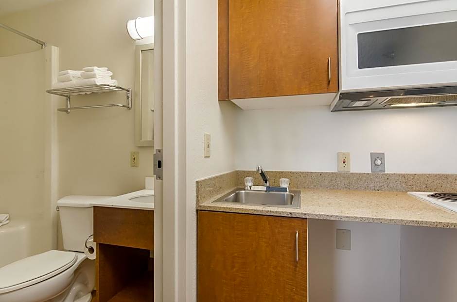 Hometowne Studios Lake Charles - Sulphur