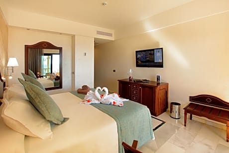 Twin Room with Sea View (3 Adults)