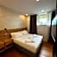 GRANDI 32 Boutique Residence