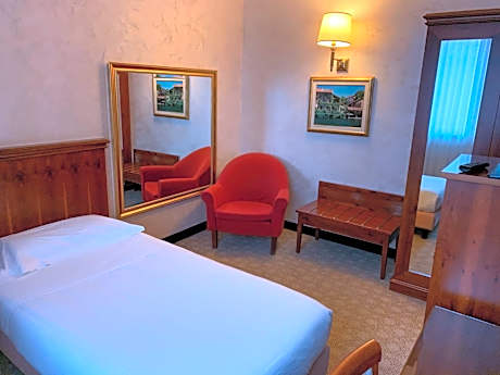 Single Room.