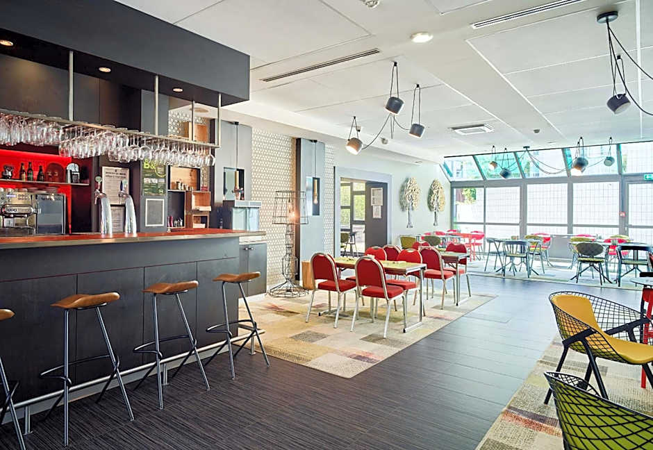 B&B HOTEL Saint-Quentin-en-Yvelines Centre Gare 4 étoiles